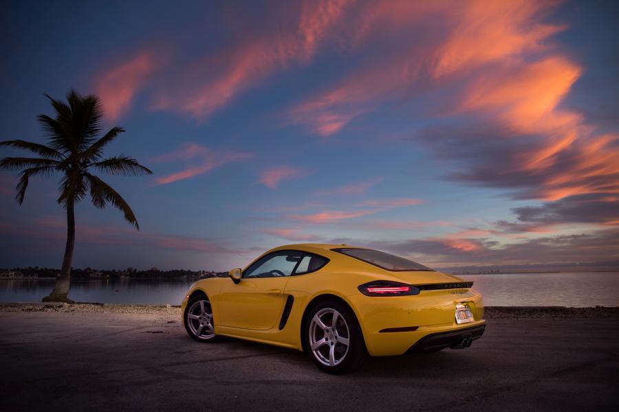  Porsche 718 Cayman S 2016 года  (NA) (фото 8 из 36)